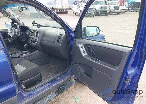 2005 Ford Escape Xlt z USA, uszkodzony, nr VIN 1FMYU93155KB49222